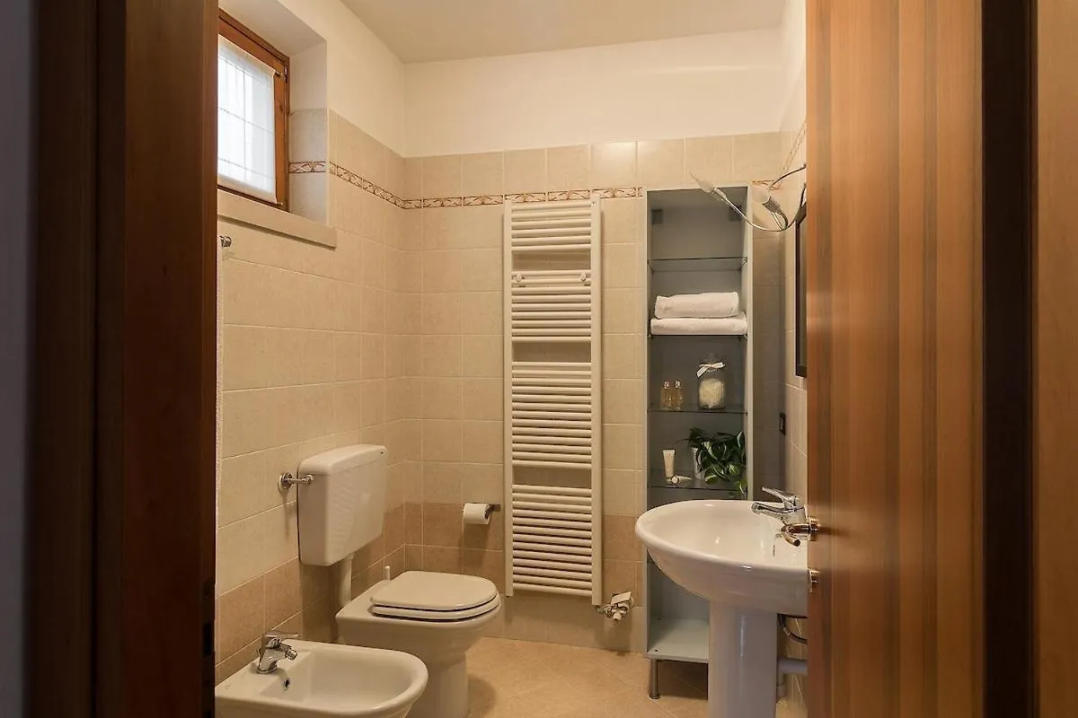 شقة Attic View Pool And Garage ديسينسانو ديل غاردا
