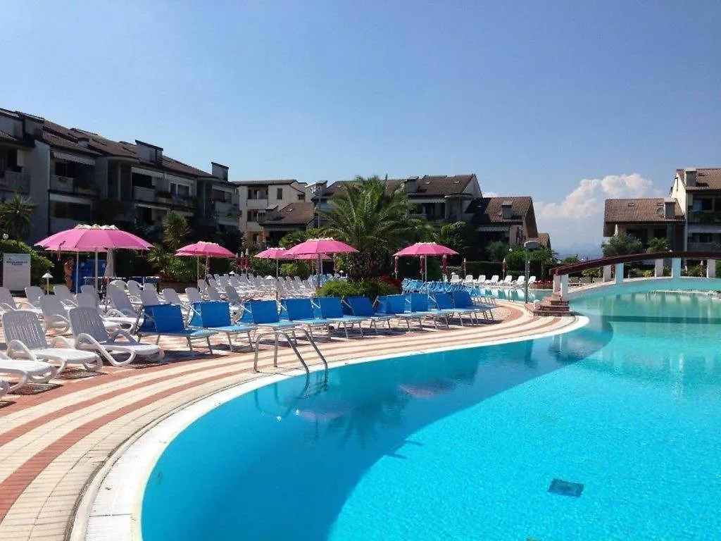 Attic View Pool And Garage Διαμέρισμα Ντεζεντσάνο ντελ Γκάρντα Ιταλία