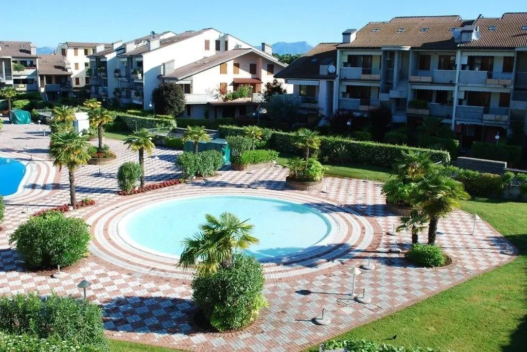 Attic View Pool And Garage Διαμέρισμα Ντεζεντσάνο ντελ Γκάρντα